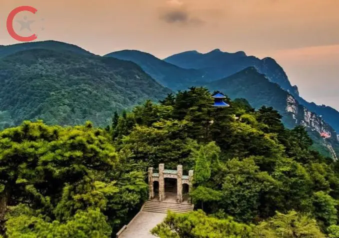 جبل لوشان في الصين